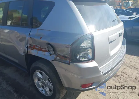 2016 Jeep Compass Latitude z USA, uszkodzony, nr VIN 1C4NJCEA6GD620036